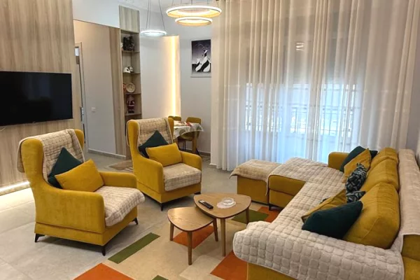 Shtepi me qera 2+1 ne Tirane - 1,200 Euro