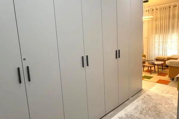 Shtepi me qera Apartament ne Tirane, 2+1, Mobilimi E mobiluar, Pagesa 1,200  Euro.