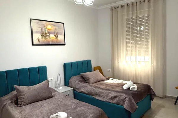 Shtepi me qera Apartament ne Tirane, 2+1, Mobilimi E mobiluar, Pagesa 1,200  Euro.