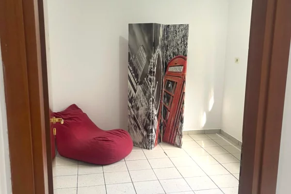 Business Property for Rent 3+1 in Tirana - 400 Euro