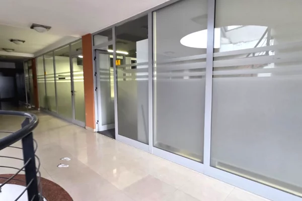 Ambient biznesi me qera 3+1 ne Tirane - 1,100 Euro