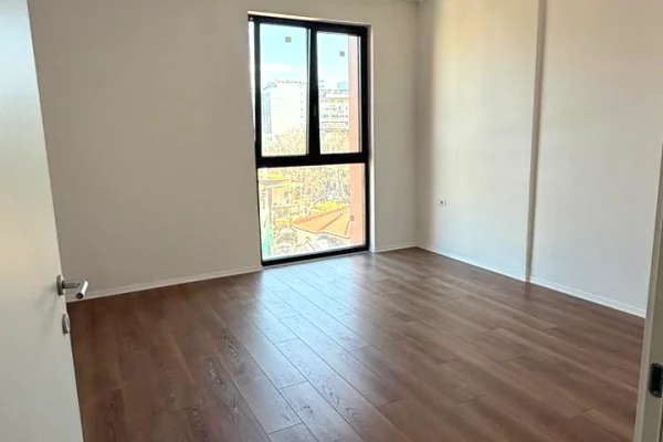 Shtepi me qera Apartament ne Tirane, 1+1, Mobilimi Bosh, pa mobiluar, Pagesa 1,000  Euro.