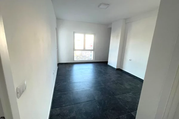 Shtepi me qera Apartament ne Tirane, 2+1, Mobilimi Bosh, pa mobiluar, Pagesa 850  Euro.