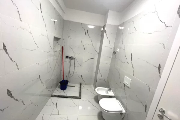 Shtepi me qera Apartament ne Tirane, 2+1, Mobilimi Bosh, pa mobiluar, Pagesa 850  Euro.