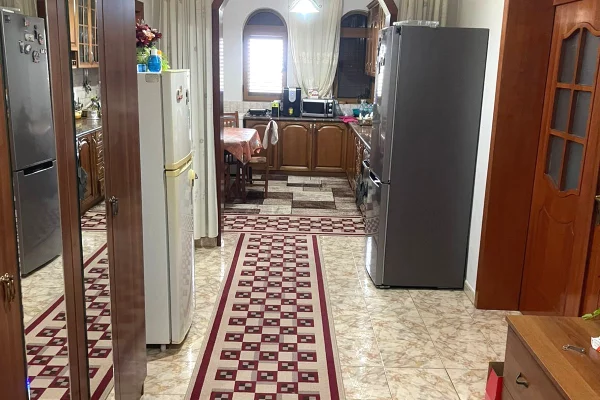 Qera, Ambient Biznesi (Kat Vile) 3+1, 5 Maji – 800 Euro | 207 m2