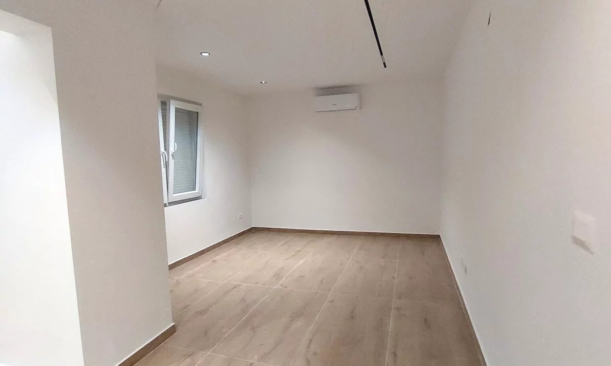Qera, Dyqan, Prane Rruges Bardhyl, Tirane - 500Euro | 50 m2