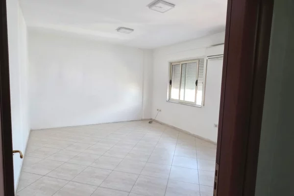 Qera, Apartament 2+1+2 , Rruga Jordan Misja, Tiranë - 600€ |100m²