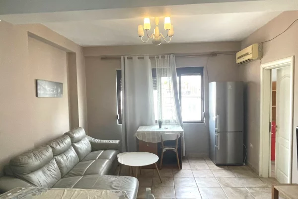 Shtepi me qera 3+1 ne Tirane - 700 Euro