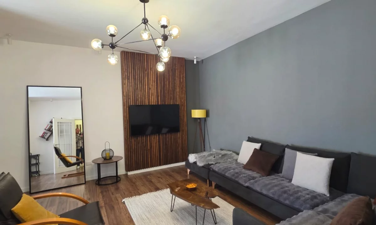 Shtepi me qera Apartament ne Tirane, 2+1, Mobilimi E mobiluar, Pagesa 800  Euro.