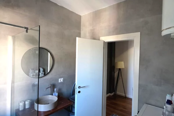 Shtepi me qera Apartament ne Tirane, 2+1, Mobilimi E mobiluar, Pagesa 800  Euro.