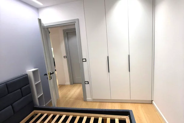 Shtepi me qera Apartament ne Tirane, 1+1, Mobilimi E mobiluar, Pagesa 50,000  Leke.