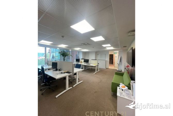 Ambient me qira per zyra tek Qendra Tregtare ETC!