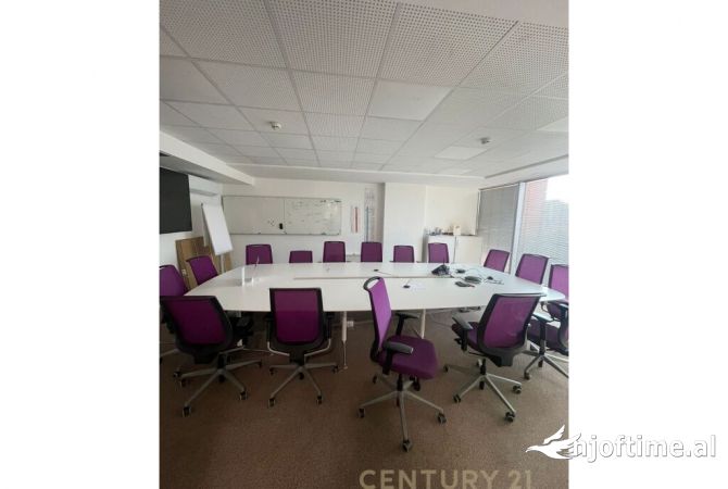 Ambient biznesi me qera 3+1 ne Tirane - 13,000 Euro