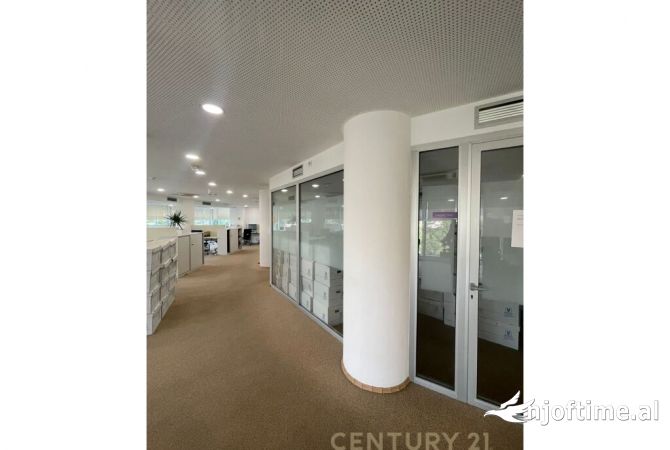 Ambient me qira per zyra tek Qendra Tregtare ETC!