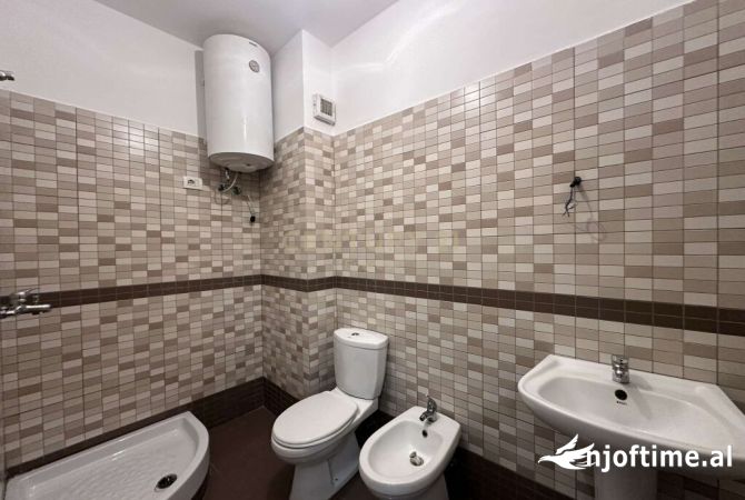 Shtepi ne shitje Apartament ne Tirane, 1+1, Mobilimi E mobiluar, Pagesa 260,000  Euro.