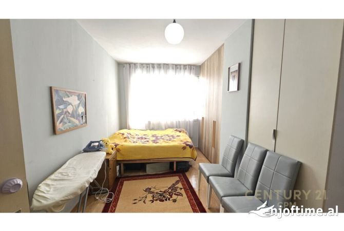 Shtepi ne shitje Apartament ne Tirane, 2+1, Mobilimi E mobiluar, Pagesa 130,000  Euro.