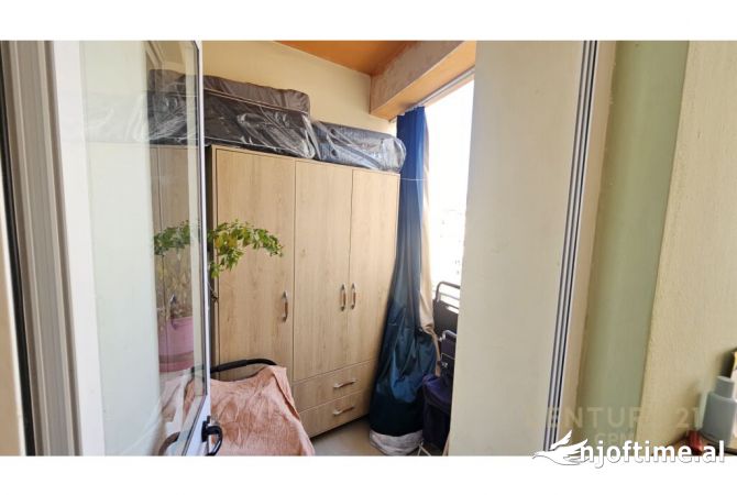 Shtepi ne shitje Apartament ne Tirane, 2+1, Mobilimi E mobiluar, Pagesa 130,000  Euro.