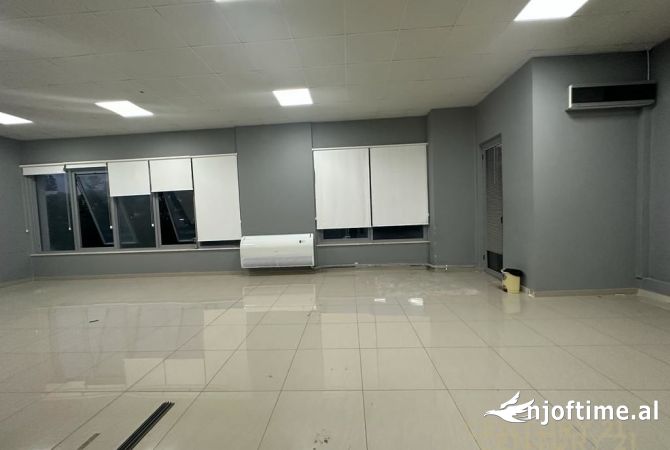 Ambient biznesi me qera 3+1 ne Tirane - 2,600 Euro