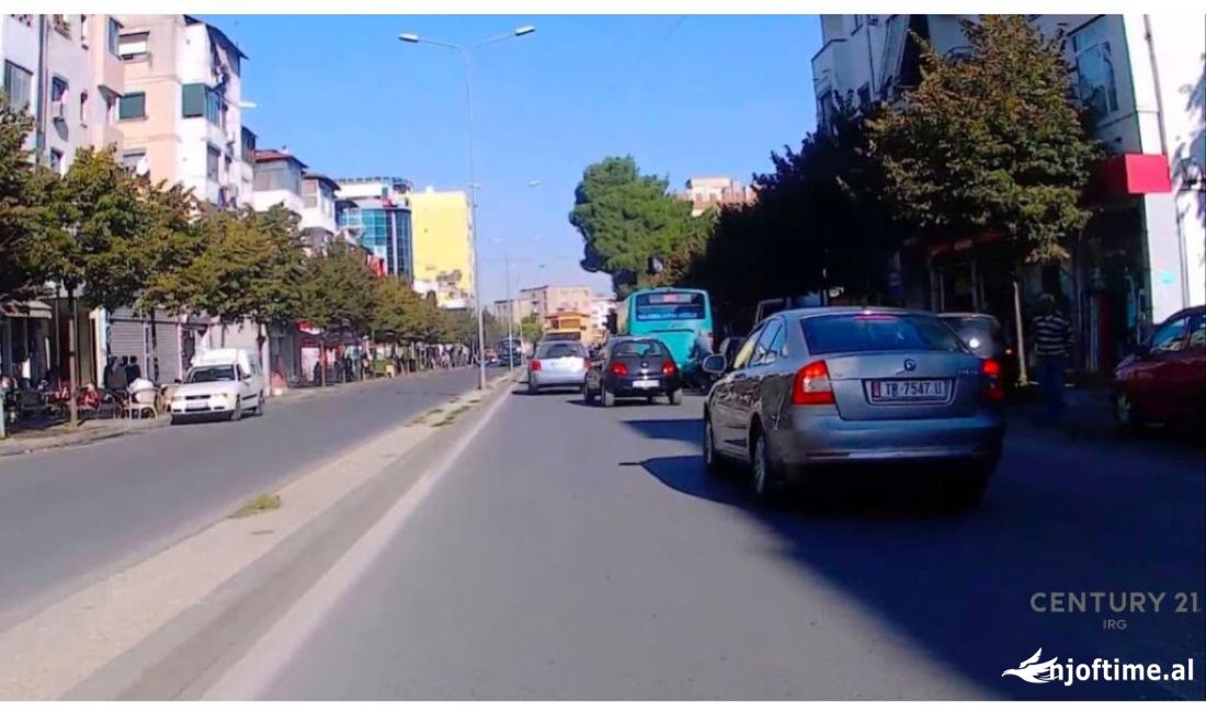 Shtepi ne shitje Apartament ne Tirane, 1+1, Mobilimi Bosh, pa mobiluar, Pagesa 115,000  Euro.