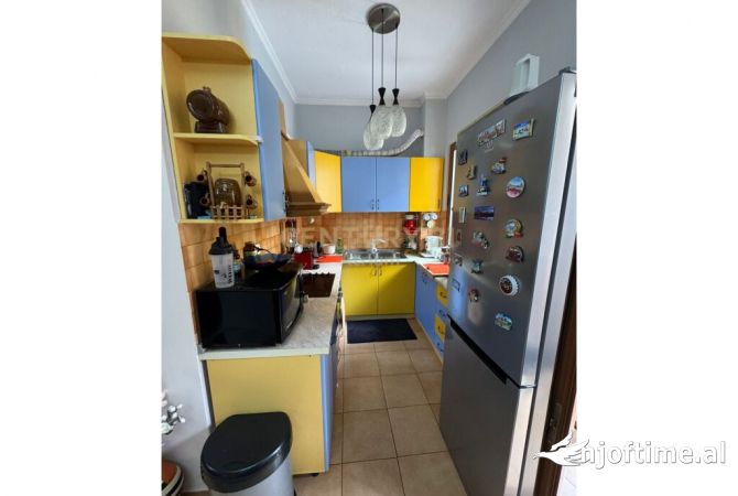 Shtepi ne shitje Apartament ne Tirane, 2+1, Mobilimi E mobiluar, Pagesa 138,000  Euro.