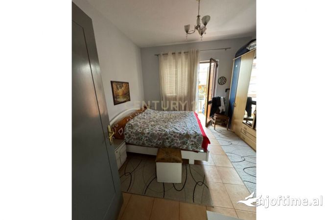 Shtepi ne shitje Apartament ne Tirane, 2+1, Mobilimi E mobiluar, Pagesa 138,000  Euro.