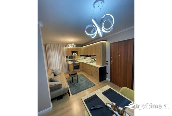 Shtepi me qera 2+1 ne Tirane - 600 Euro