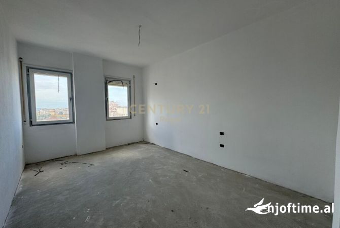 Shtepi ne shitje Apartament ne Tirane, 2+1, Mobilimi Bosh, pa mobiluar, Pagesa 99,000  Euro.