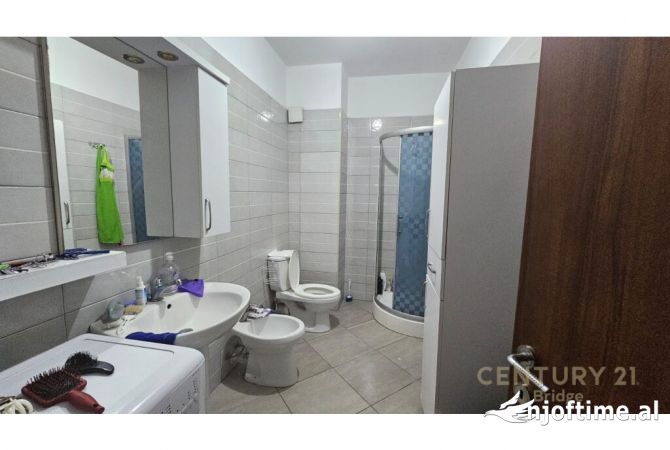 Shtepi ne shitje Apartament ne Tirane, 1+1, Mobilimi E mobiluar, Pagesa 98,000  Euro.