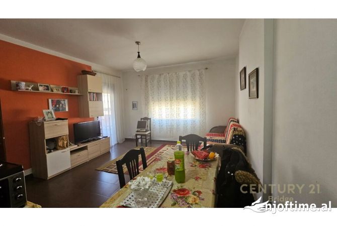 Shtepi ne shitje Apartament ne Tirane, 1+1, Mobilimi E mobiluar, Pagesa 98,000  Euro.
