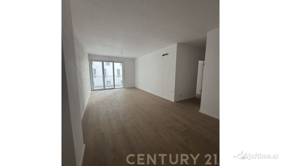 Shtepi ne shitje Apartament ne Tirane, 2+1, Mobilimi Bosh, pa mobiluar, Pagesa 177,600  Euro.