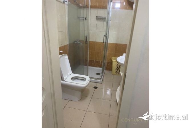 Shtepi ne shitje Apartament ne Tirane, 1+1, Mobilimi E mobiluar, Pagesa 110,000  Euro.