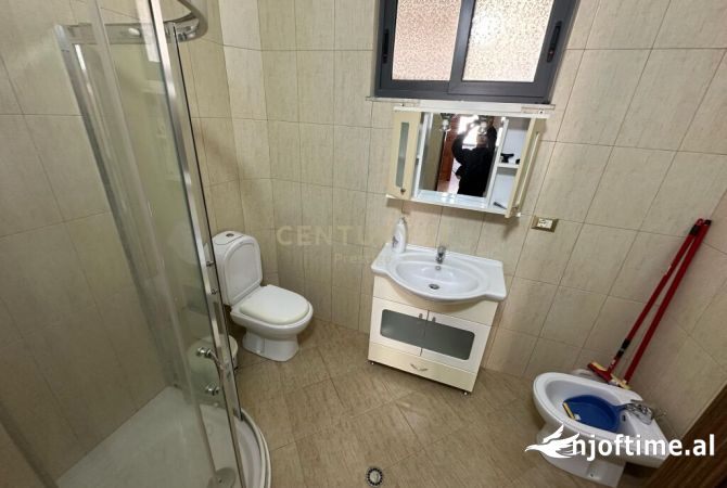 Shtepi me qera Apartament ne Tirane, 2+1, Mobilimi E mobiluar, Pagesa 600  Euro.