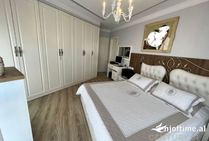 Shtepi me qera Apartament ne Tirane, 3+1, Mobilimi E mobiluar, Pagesa 1,200  Euro.