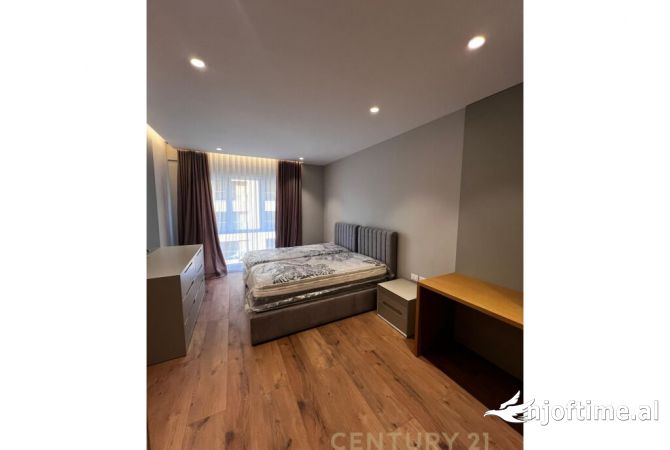 Shtepi me qera Apartament ne Tirane, 2+1, Mobilimi E mobiluar, Pagesa 800  Euro.