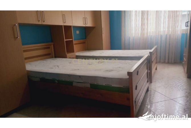 Shtepi ne shitje Apartament ne Tirane, 2+1, Mobilimi Pjeserisht e mobiluar, Pagesa 200,000  Euro.