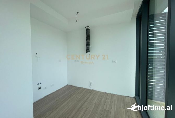 LAKE VIEW, APARTAMENT PER BANIM-ZYRE 2+1+2 +post parkim ME QIRA