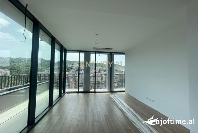 Ambient biznesi me qera 3+1 ne Tirane - 1,500 Euro