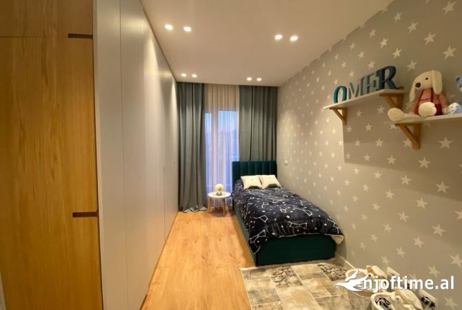 Shtepi ne shitje Apartament ne Tirane, 3+1, Mobilimi E mobiluar, Pagesa 385,000  Euro.