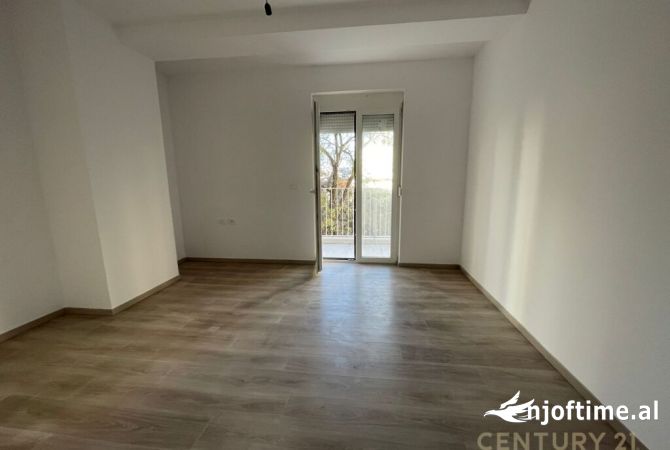  Me Qera Ambient Per Zyra prane Lion Park rruga e elbasanit 