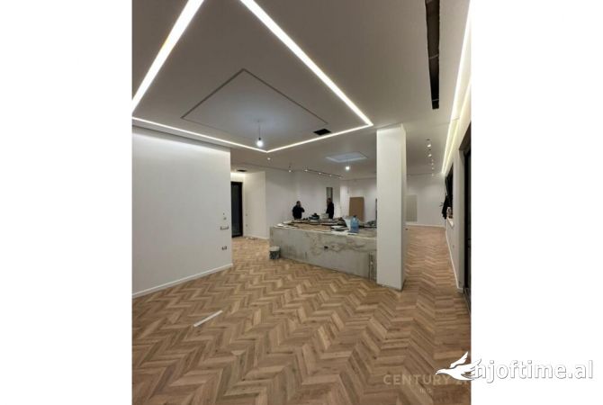 Ambient biznesi me qera 3+1 ne Tirane - 2,500 Euro