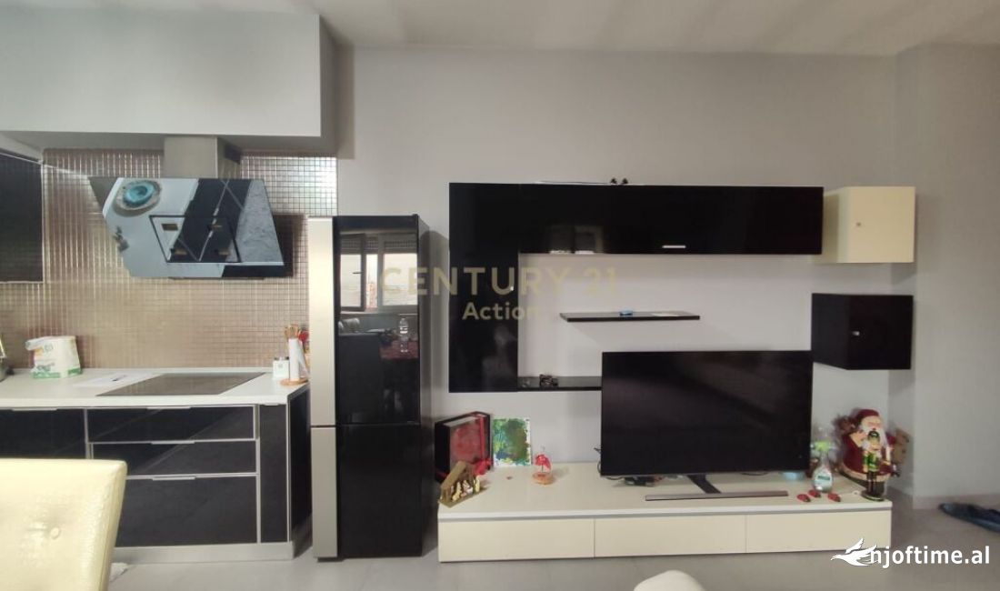 Shtepi ne shitje Apartament ne Tirane, 2+1, Mobilimi E mobiluar, Pagesa 210,000  Euro.