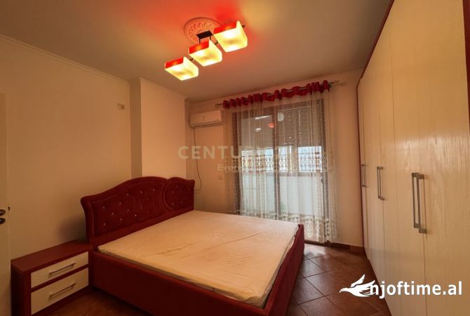 Shtepi me qera Apartament ne Tirane, 2+1, Mobilimi E mobiluar, Pagesa 590  Euro.