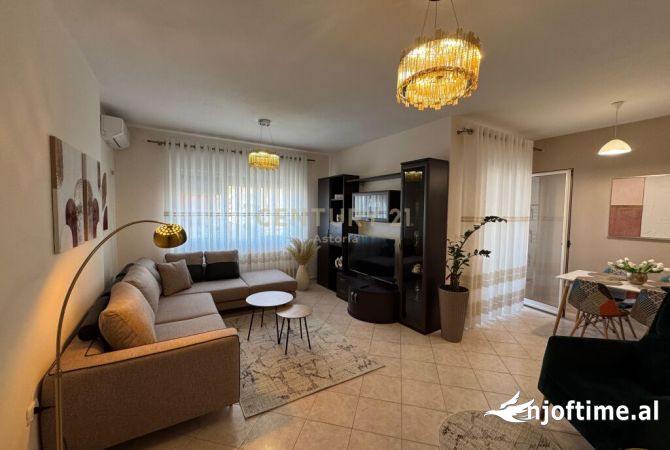 Shtepi me qera 2+1 ne Tirane - 750 Euro