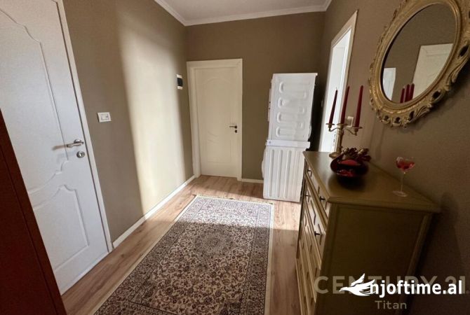 Shtepi ne shitje Apartament ne Tirane, 1+1, Mobilimi E mobiluar, Pagesa 120,000  Euro.