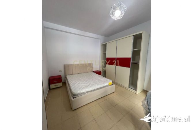 Shtepi ne shitje Apartament ne Tirane, 1+1, Mobilimi E mobiluar, Pagesa 80,000  Euro.