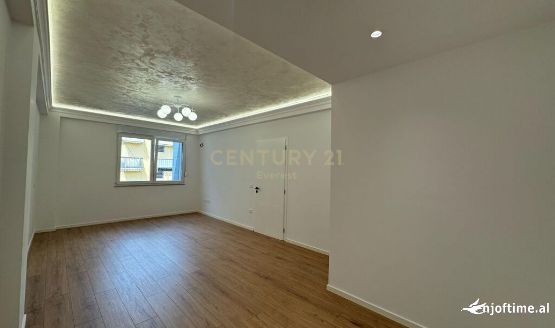 Shtepi ne shitje Apartament ne Tirane, 2+1, Mobilimi Bosh, pa mobiluar, Pagesa 210,000  Euro.