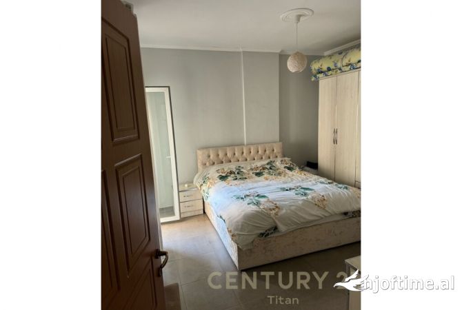 Shtepi ne shitje Apartament ne Tirane, 2+1, Mobilimi E mobiluar, Pagesa 127,000  Euro.