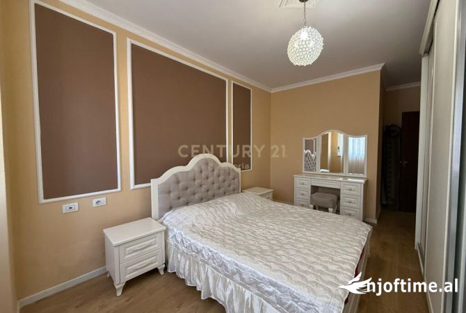 Shtepi me qera Apartament ne Tirane, 2+1, Mobilimi E mobiluar, Pagesa 500  Euro.
