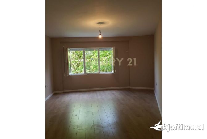 Shtepi me qera 1+1 ne Tirane - 400 Euro