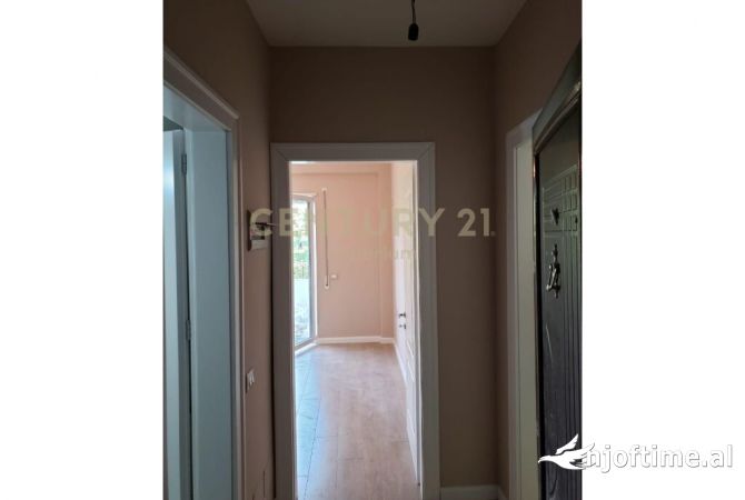 Shtepi me qera Apartament ne Tirane, 1+1, Mobilimi Bosh, pa mobiluar, Pagesa 400  Euro.